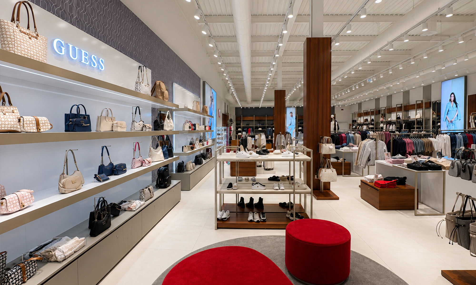 Store Guess in Valdichiana Outlet Village